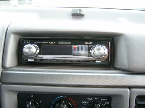 1995 Ford Bronco - It all stems from here (Pioneer DEH-P9400MP)