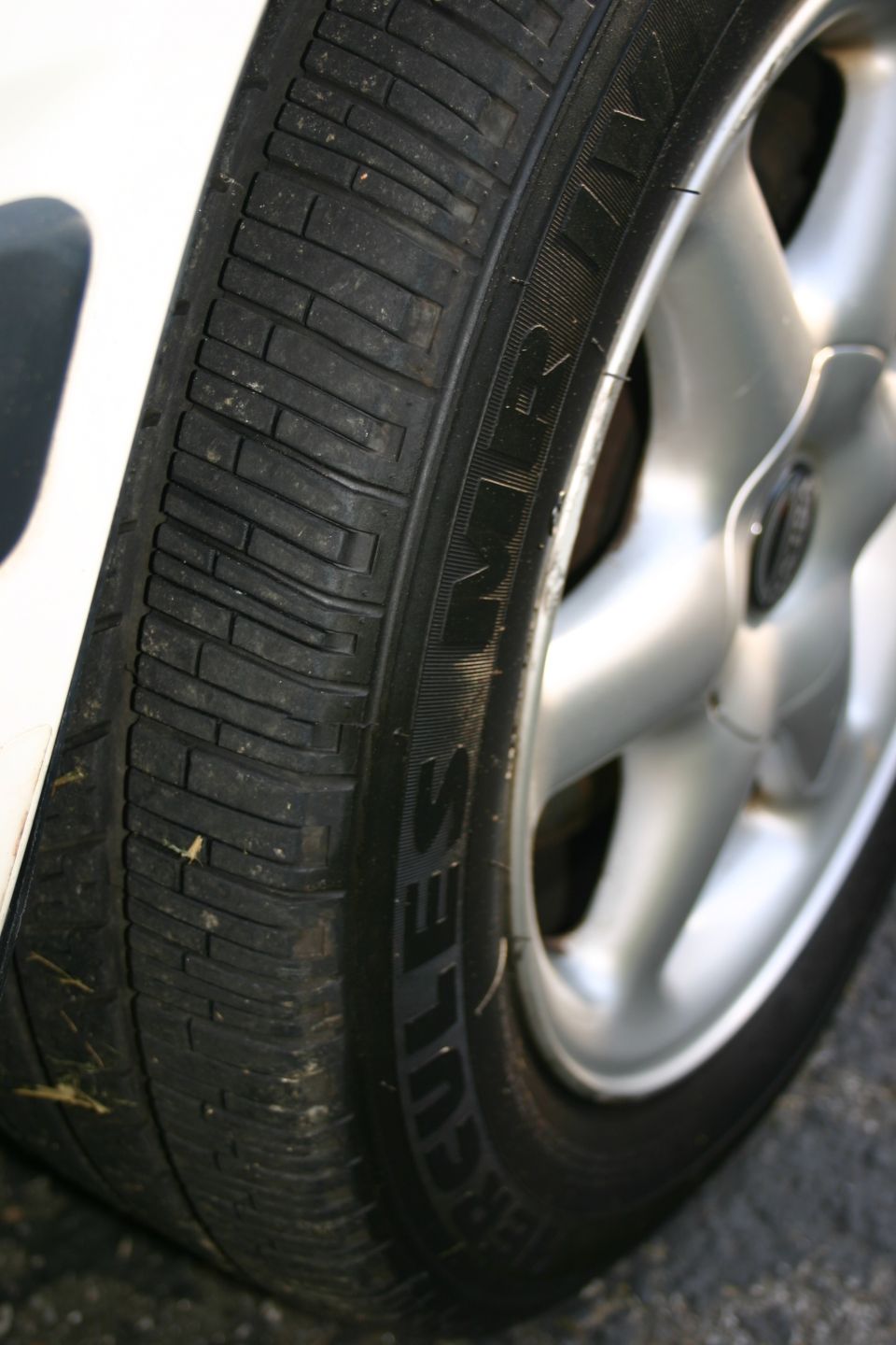 Close-up of a Hercules tire on a silver alloy wheel
