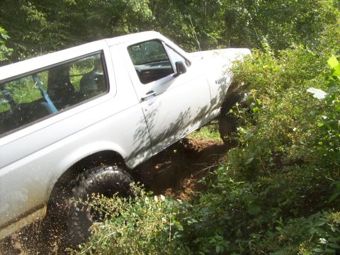 1995 Ford Bronco - Hit the gas and the lockers take care of the rest.