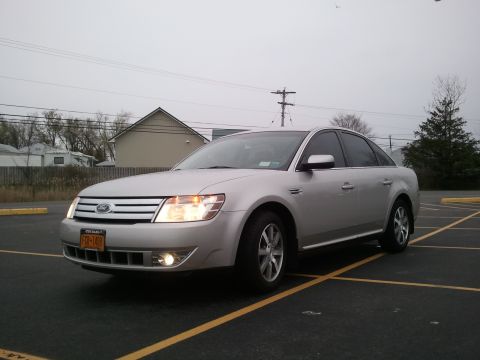 2008 Ford Taurus photo