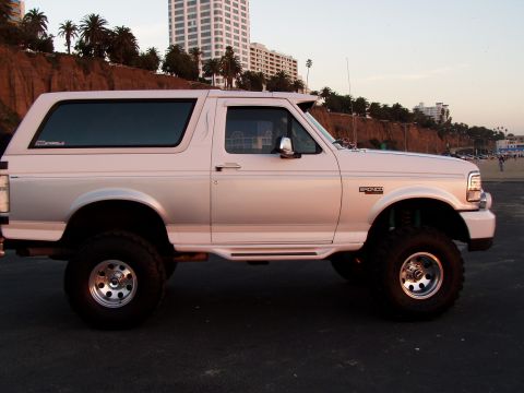 1996 Ford Bronco photo