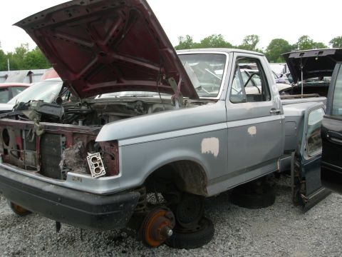 1983 Ford Bronco - '88 F150 PAP body swapped? [url=http://www.supermotors.net/registry/media/918327] http://www.supermotors.net/getfile/918327/thumbnail/88fsv…