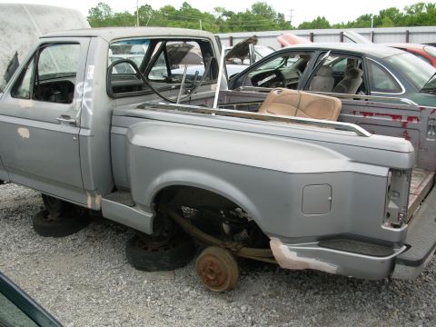 1983 Ford Bronco - '88 F150 PAP body swapped? [url=http://www.supermotors.net/registry/media/918320] http://www.supermotors.net/getfile/918320/thumbnail/88fsv…