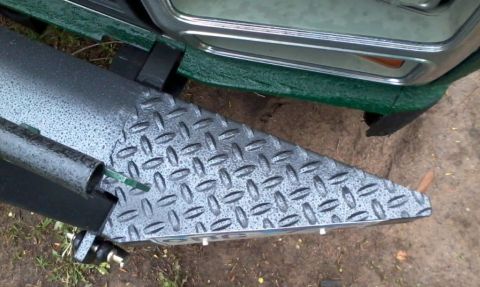 1986 Ford Bronco - This is from the next day. Corner pieces are welded on, and diamond tread is attached to give me a standing surface when I'm working on the…