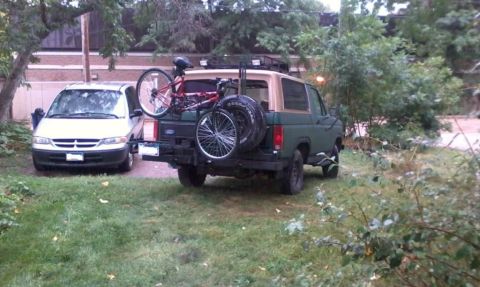 1986 Ford Bronco - Got the bikes loaded up for a trip into the hills