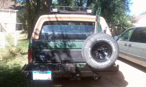 1986 Ford Bronco - Closed up and ready to roll. I'm still not too thrilled about the cooler rack. It sticks out too far to the rear,
