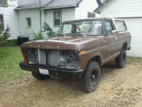 1979 Ford Bronco - This Ford Bronco appears to be from the late 1970s, likely a 1978 model, with its front grille removed.