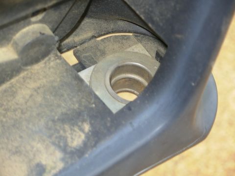 1983 Ford Bronco - The pivot tube & square pressure plate. Note that the front shell is barely attached (if at all). So all the force is concentrated on the r…