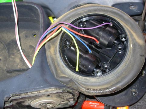 1983 Ford Bronco - Driver's signal mirror wire colors. The top terminal (Pu) is #4.