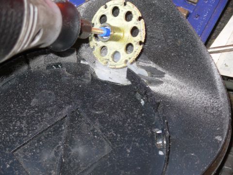 1983 Ford Bronco - Since the non-signal backing plate is common & useless without glass, there's no point trying to save it. This cutting wheel gently removes…