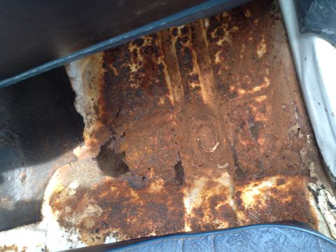 1976 Ford Torino - floorboard rust caused by leaky roof rail weatherstripping