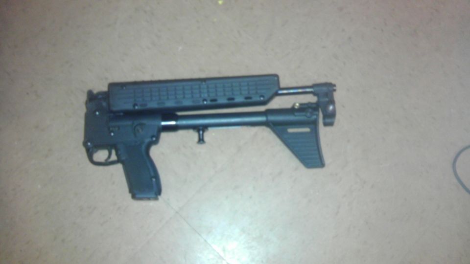 Kel-Tec SUB-2000 carbine with telescoping stock