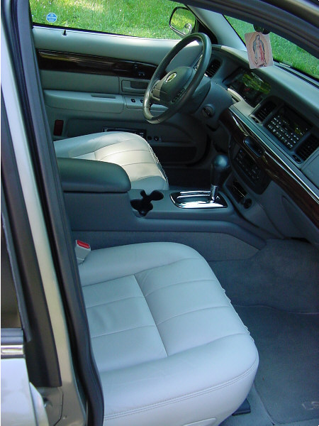 2003 Mercury Grand Marquis - The LSE cockpit.