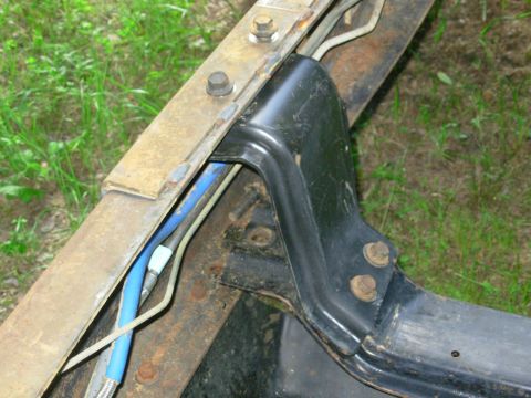 1983 Ford Bronco - It doesn't fit in the rear location - it's about 1" too narrow for the bottom holes to line up. The other side has a bolt in it, but t…