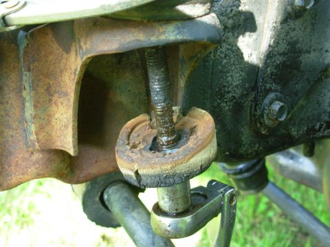 1983 Ford Bronco - The extent of the damage to the threads is obvious once the bolt is nearly out. [url=http://www.supermotors.net/vehicles/registry/media/105…