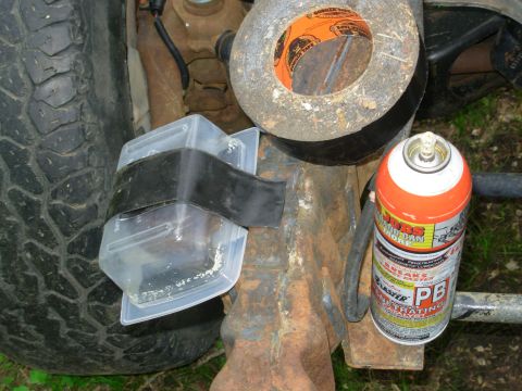 1983 Ford Bronco - Like the driver's side, it soaked for several days in penetrant. [url=http://www.supermotors.net/vehicles/registry/media/1055471] http://ww…