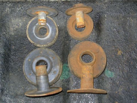 1983 Ford Bronco - '93 Bronco body mounts The larger ones (Left in the pic) are for the #2 position. [url=http://www.supermotors.net/registry/media/194329] ht…