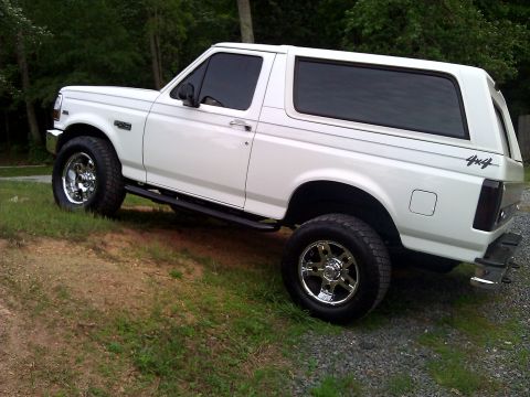 1995 Ford Bronco “JUICE”
