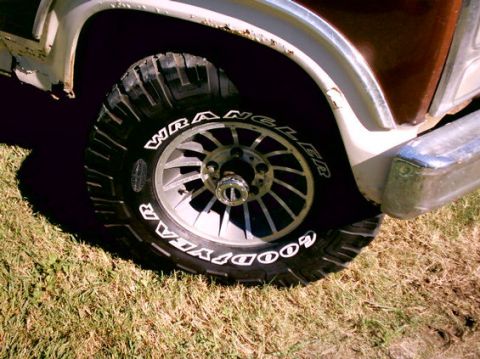 1980 Ford Bronco - Wrangler MTR's are so cool!
