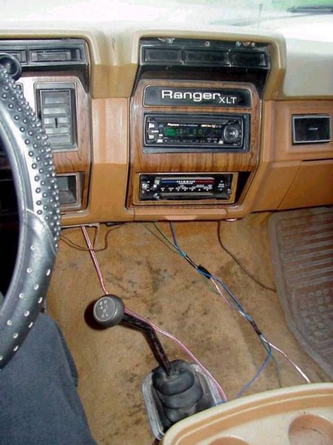 1980 Ford Bronco - I know I know, wire's all over but I was in a rush to hook up my system, all wires are neatly hidden under the carpet now, even though I do…