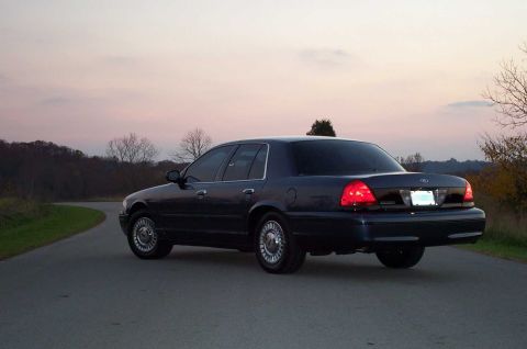 1998 Ford Crown Victoria - Large pic.