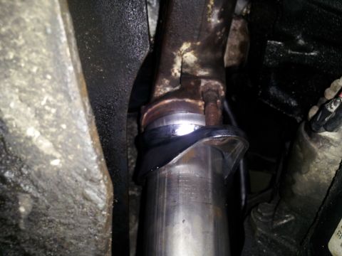 1995 Ford Bronco - driver side pipe is formed straight up towards the manifold, whill the manifold collector has a slight angle to it which doesnt allow eithe…