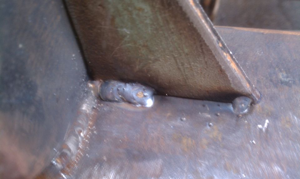 Welded metal joint on a vehicle part