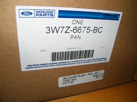 2004 Ford Crown Victoria - Box for Ford Genuine Parts, part number 3W7Z-6675-BC, printed in 2004.