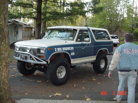 1989 Ford Bronco - He came over later with painted bumpers/sliders