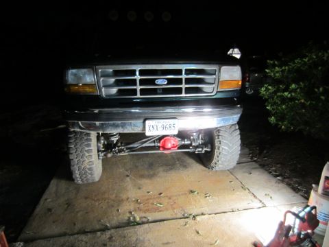 1992 Ford Bronco - Front view of a 1992 Ford Bronco, highlighting its steering mechanism and grille.