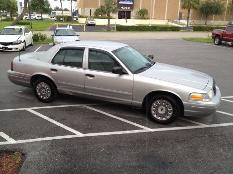 2005 Ford Crown Victoria photo