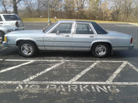 1989 Ford Crown Victoria LTD “Blue Bommer”