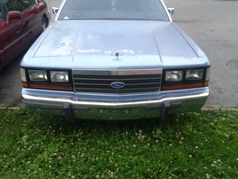 1989 Ford Crown Victoria LTD photo