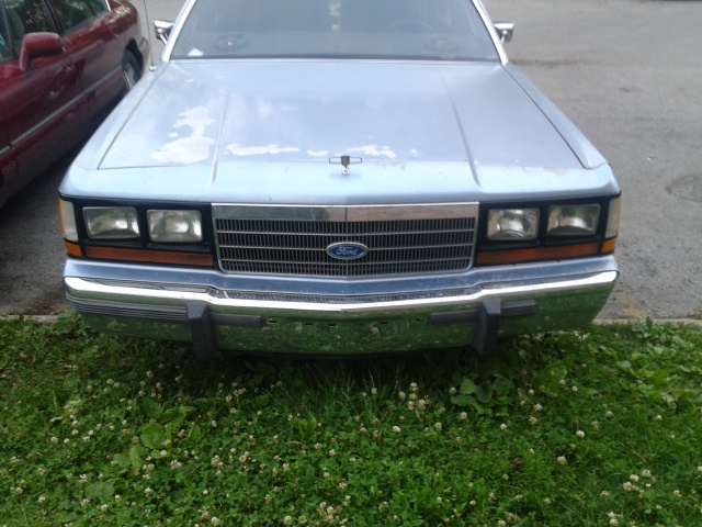 1989 Ford Crown Victoria LTD “Blue Bommer”