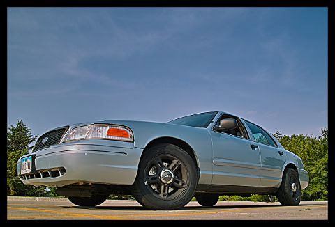 2004 Ford Crown Victoria photo