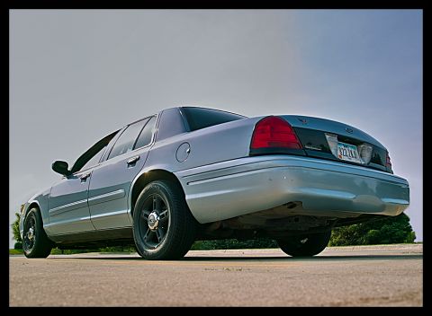 2004 Ford Crown Victoria photo