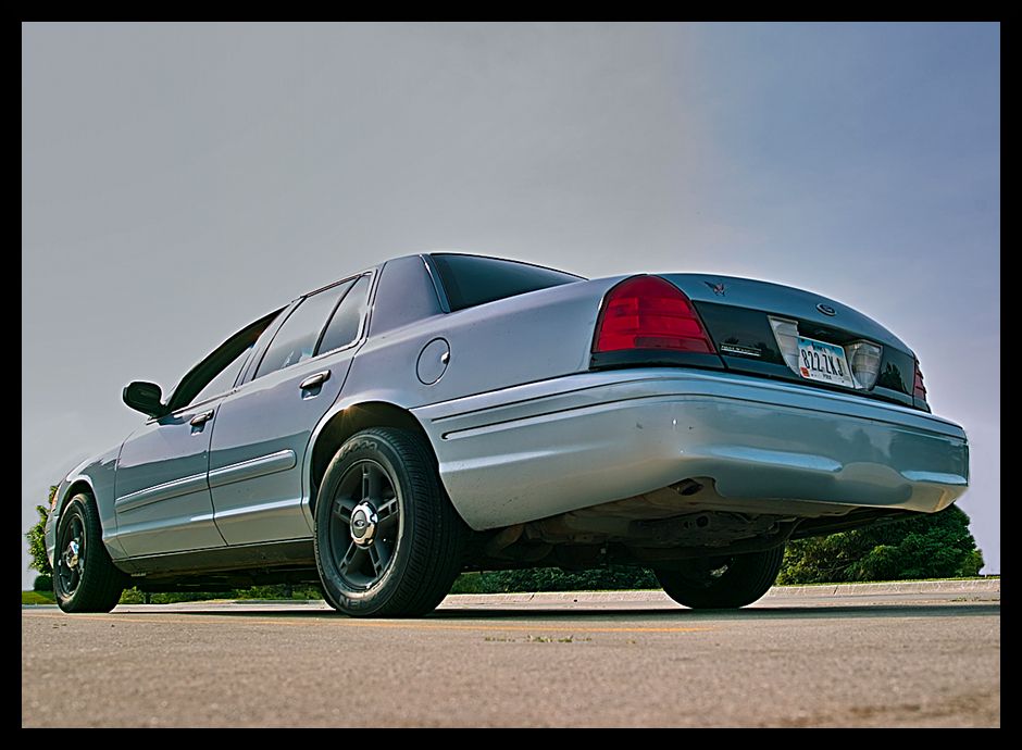2004 Ford Crown Victoria “Bulldog”