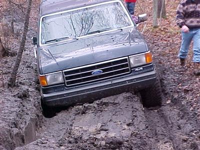1989 Ford Bronco - Another of me stuck on my 2nd pass.