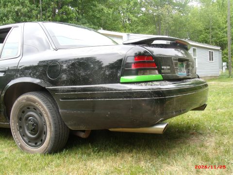 2003 Ford Crown Victoria photo