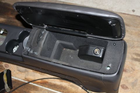 2003 Ford Crown Victoria - 2004 mercury marauder center concole (no shifter) B- condition. all other parts included.