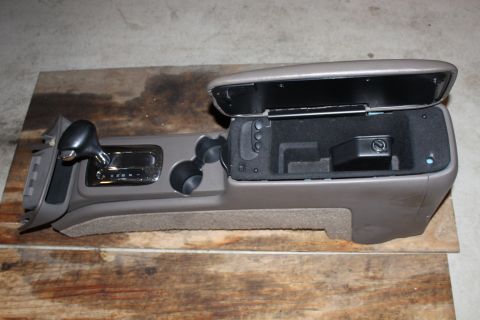 2003 Ford Crown Victoria - 2004 crown victoria sport (tan parchment) floor shifter and console. B condition.