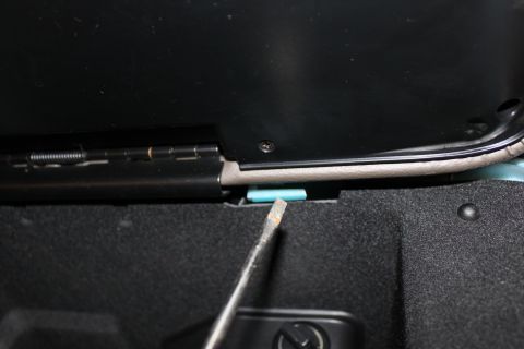 2003 Ford Crown Victoria - tap broken on 2003 crown victoria sport console.