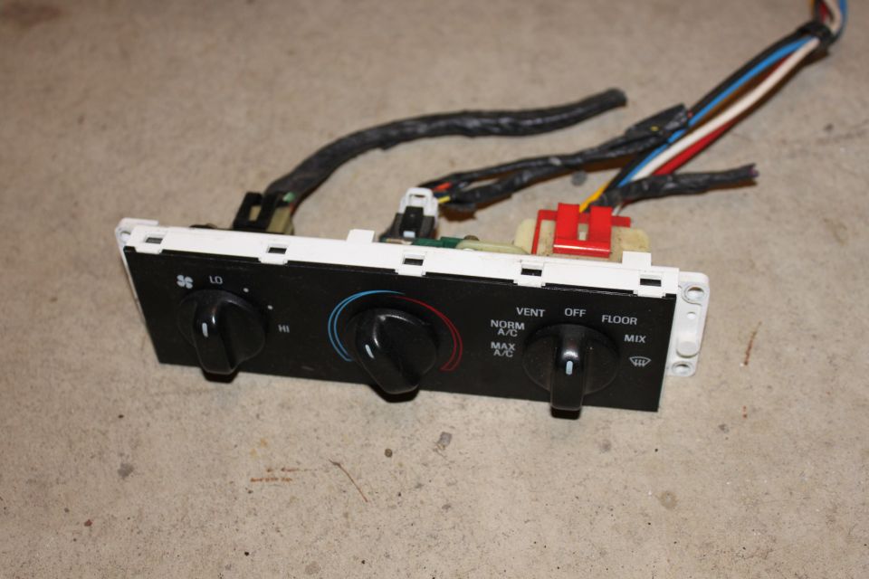 2003 a/c controls.