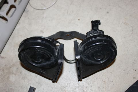 2003 Ford Crown Victoria - 2005 crown victoria horn