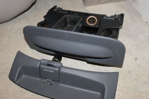 2003 Ford Crown Victoria - 2004 cupholder/ash tray no bracket, for parts.
