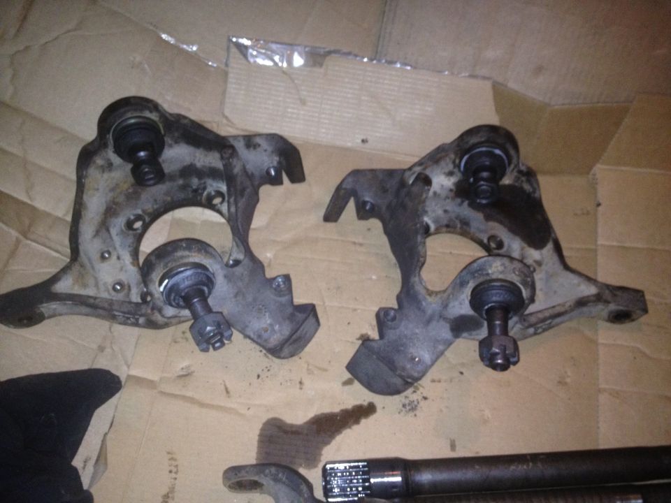 Knuckles with new ball joints.