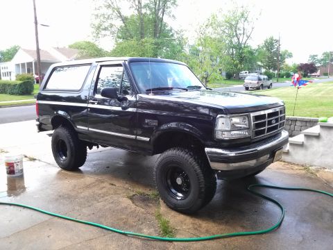 1995 Ford Bronco photo