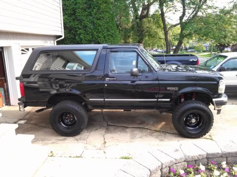 1995 Ford Bronco photo