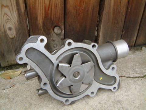 1992 Ford Bronco - water pump for 302/351 applications installed never run asking $95 USD shipped