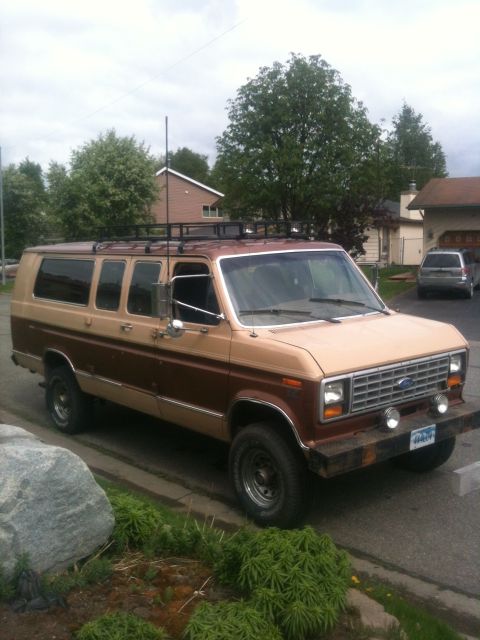 1990 Chevrolet Suburban - This van appears to be a Ford E-Series, not a Chevrolet Suburban.